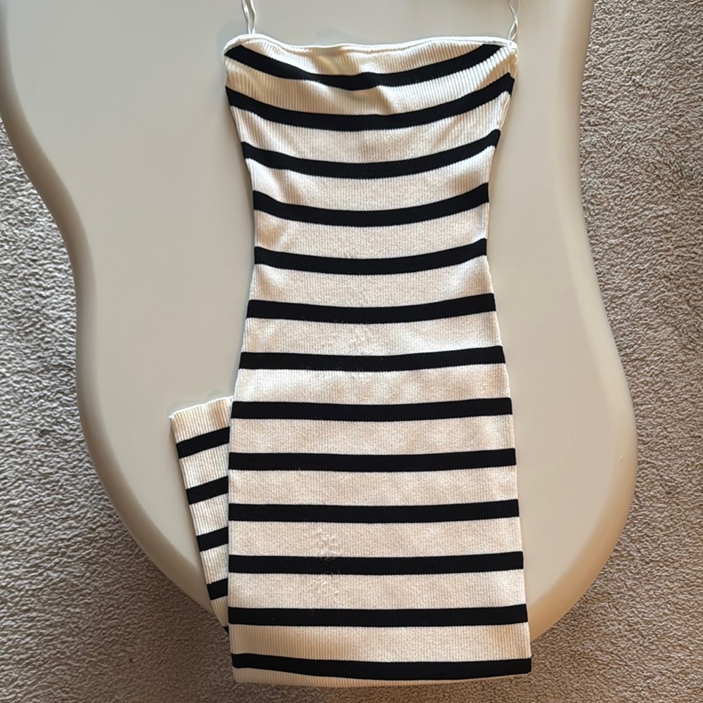 H&M Black and White Strapless Bodycon Dress